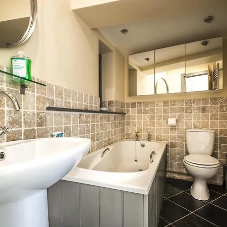 Rock Cottage - 3 Bedroom Holiday Home - Fishguard Exterior photo