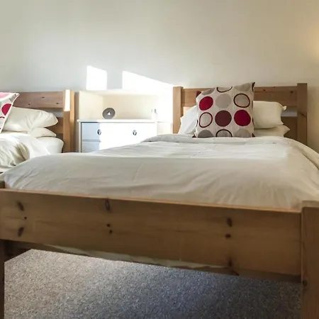 Rock Cottage - 3 Bedroom Holiday Home - Fishguard Exterior photo