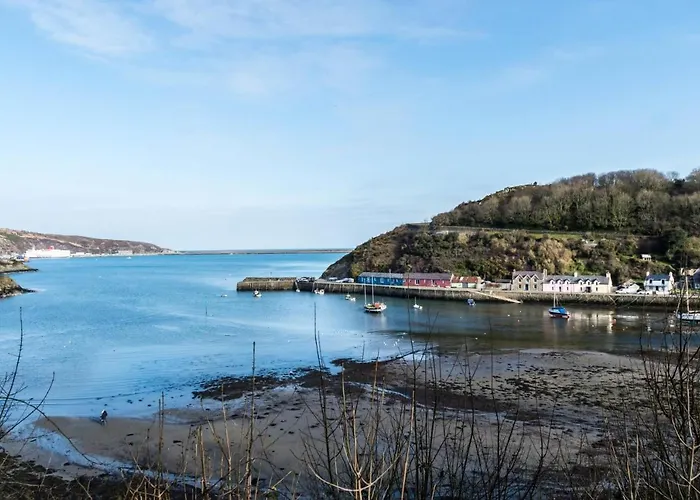 Rock Cottage - 3 Bedroom Holiday Home - Fishguard